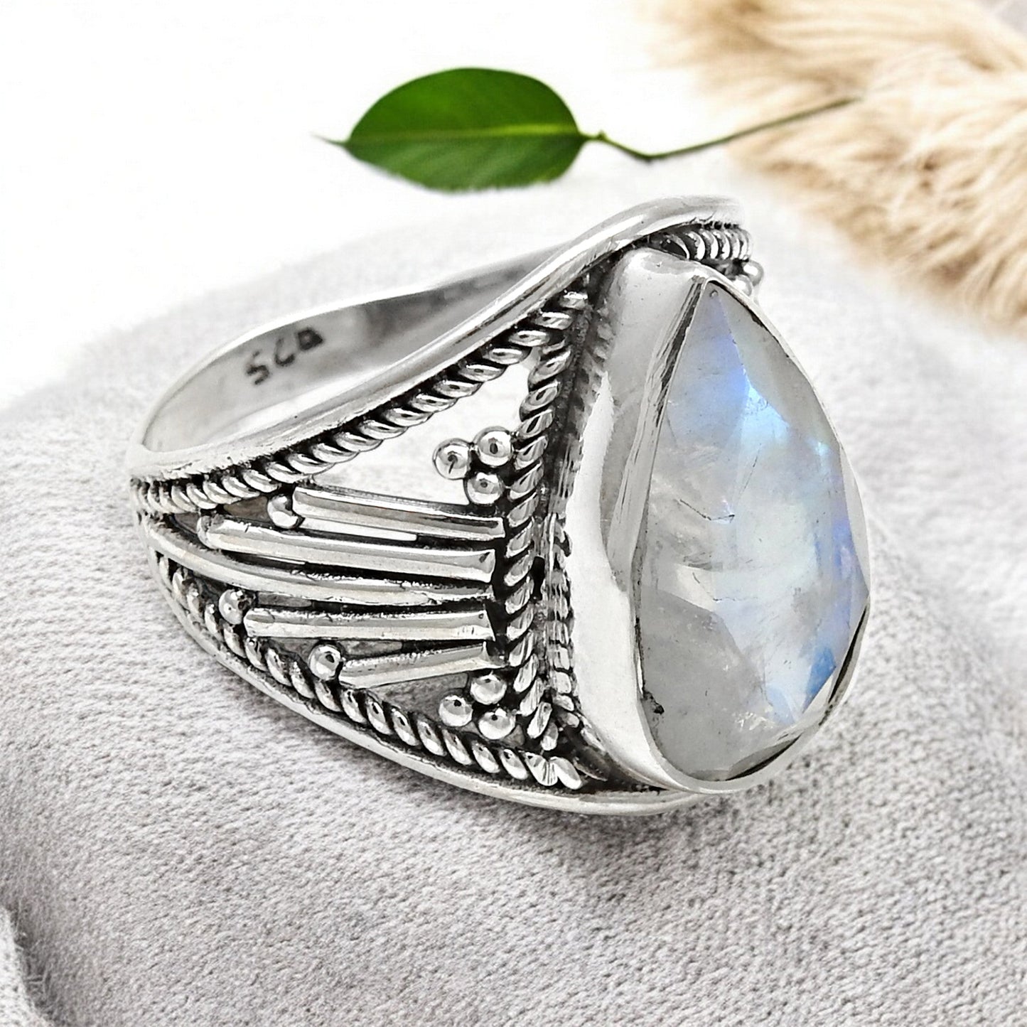 High Quality Rainbow Moonstone 925 Silver Cocktail Ring Size 8