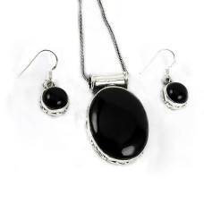 Scenic 925 Sterling Silver Black Onyx Gemstone Pendant and Earrings Set