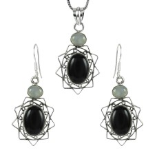Lovely 925 Sterling Silver Black Onyx, Chalcedony Gemstone Pendant and Earrings Set
