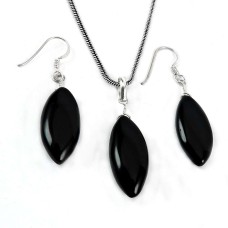 Scenic 925 Sterling Silver Black Onyx Gemstone Pendant and Earring Set