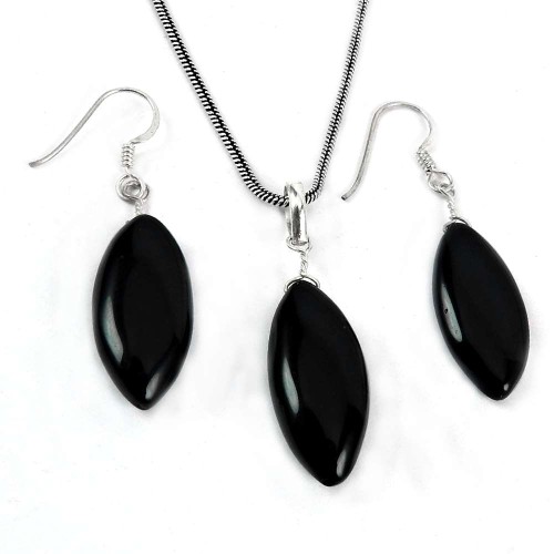Graceful 925 Sterling Silver Black Onyx Gemstone Pendant and Earrings Set
