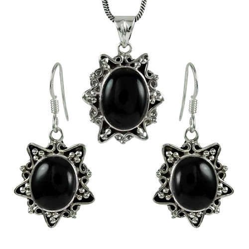 Rattling Sterling Silver Black Onyx Gemstone Pendant and Earrings Set
