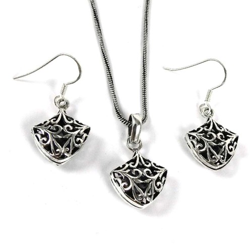Seemly 925 Sterling Silver Pendant and Earrings Set 925 Silver Vintage Jewellery