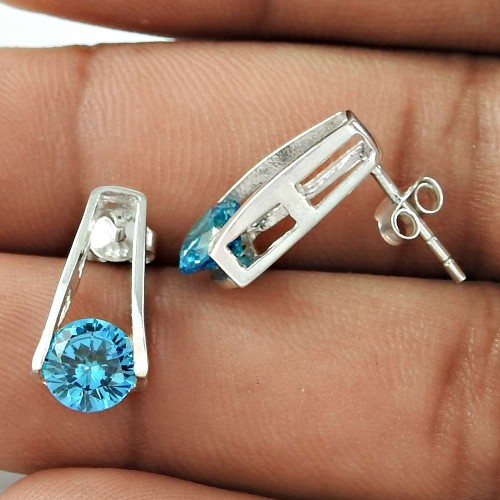 Rare Beauty Blue CZ Gemstone Sterling Silver Stud Earrings Jewellery Fabricant