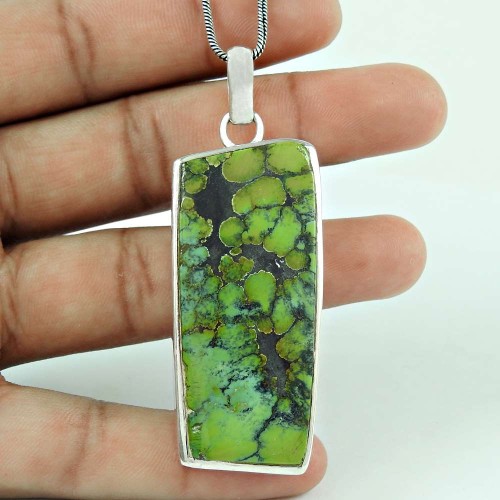 Pretty 925 Sterling Silver Turquoise Gemstone Pendant Jewellery
