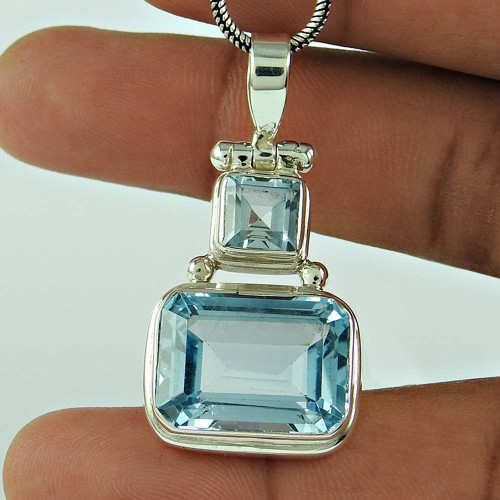 Pleasing 925 Sterling Silver Blue Topaz Gemstone Pendant Jewellery