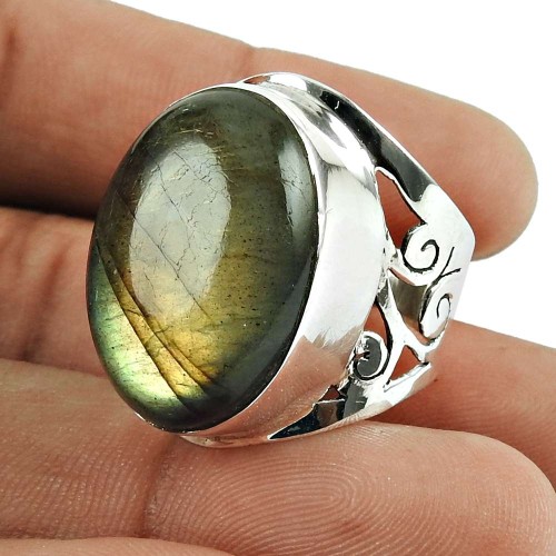 Charming Labradorite Gemstone Sterling Silver Ring 925 Sterling Silver Vintage Jewellery