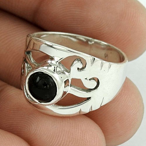 Graceful Black Onyx Gemstone Sterling Silver Ring 925 Silver Jewellery