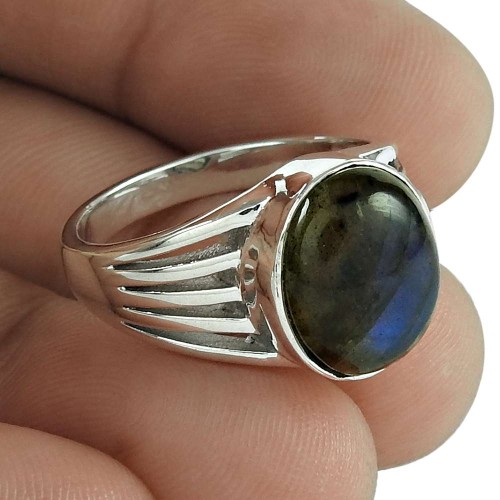 Attractive 925 Sterling Silver Labradorite Gemstone Ring