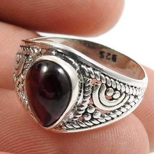 Garnet Gemstone Ring 925 Sterling Silver Vintage Jewelry Q3