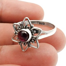 Garnet Gemstone Jewelry 925 Sterling Silver Flower Ring Size 7 A4