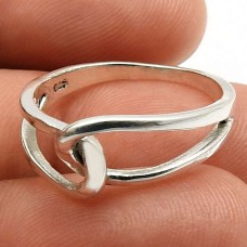 925 Sterling Silver HANDMADE Jewelry Ring Size 5.5 H24